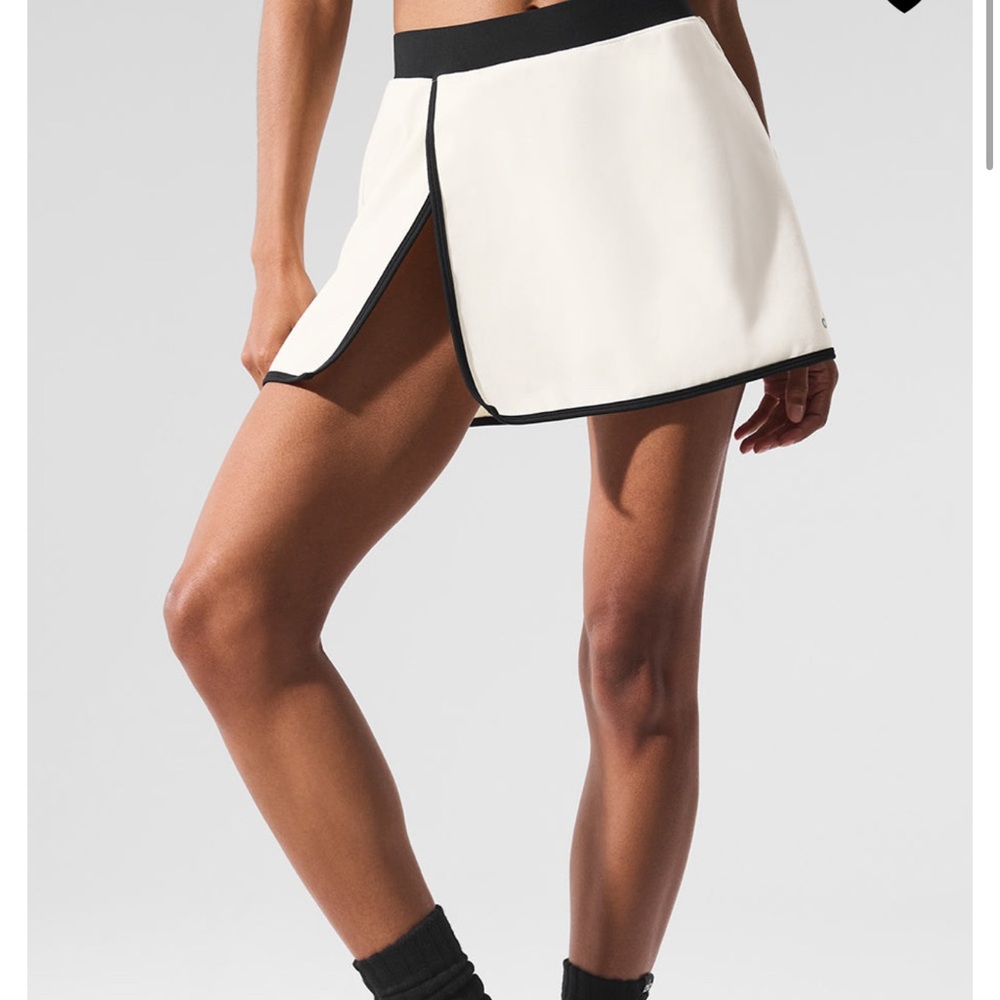 NWT ALO Yoga Streamline Streamlined Tennis Skirt Skort White Black